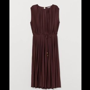 Burgundy knee length tie up dress
